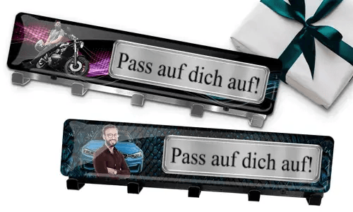 Wieszak na klucze z zdjęciem brata i tablicą rejestracyjną