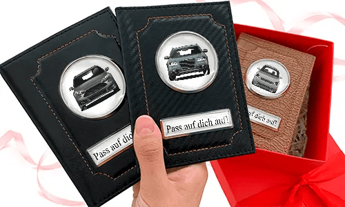 Regalo personalizzato per il papà: copertina per il libretto di circolazione con auto e testo