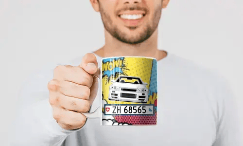 2 auto comic in the men's hand