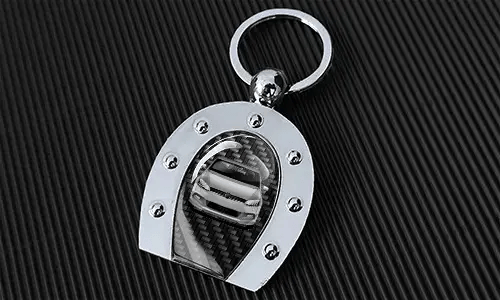 gallery-photo-horseshoe-keychain-1