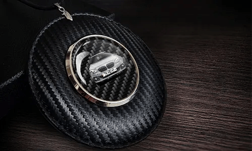 autospiegelanhänger mit foto auf dem Tisch Rückspiegelanhänger